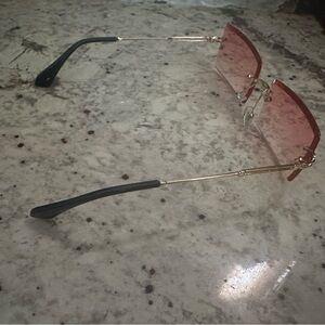Brand new women’s sunglasses